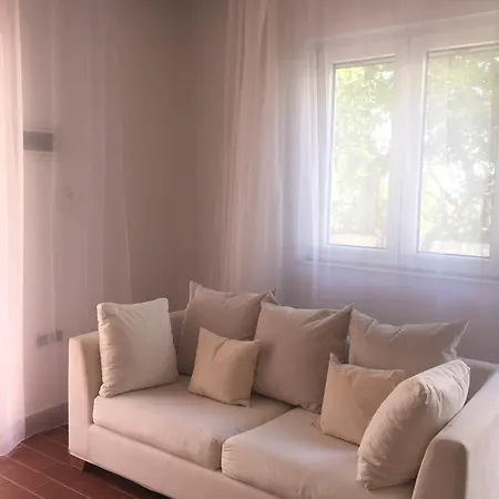 Anestis Apartment Appartement *